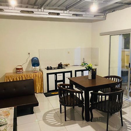Robiu Bed&Breakfast Banyuwangi  Exterior foto