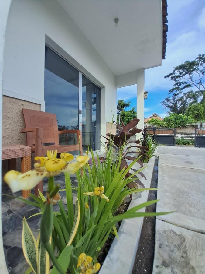 Robiu Bed&Breakfast Banyuwangi  Exterior foto