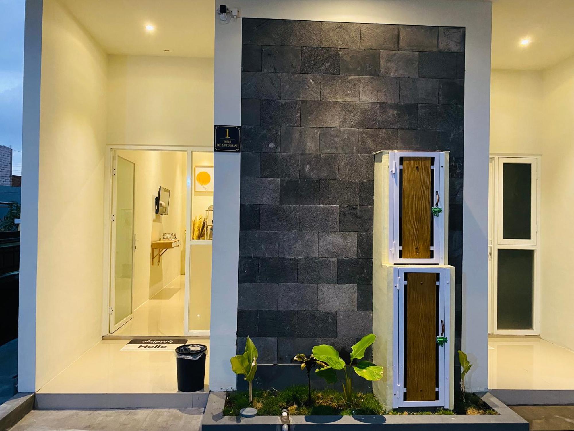 Robiu Bed&Breakfast Banyuwangi  Exterior foto
