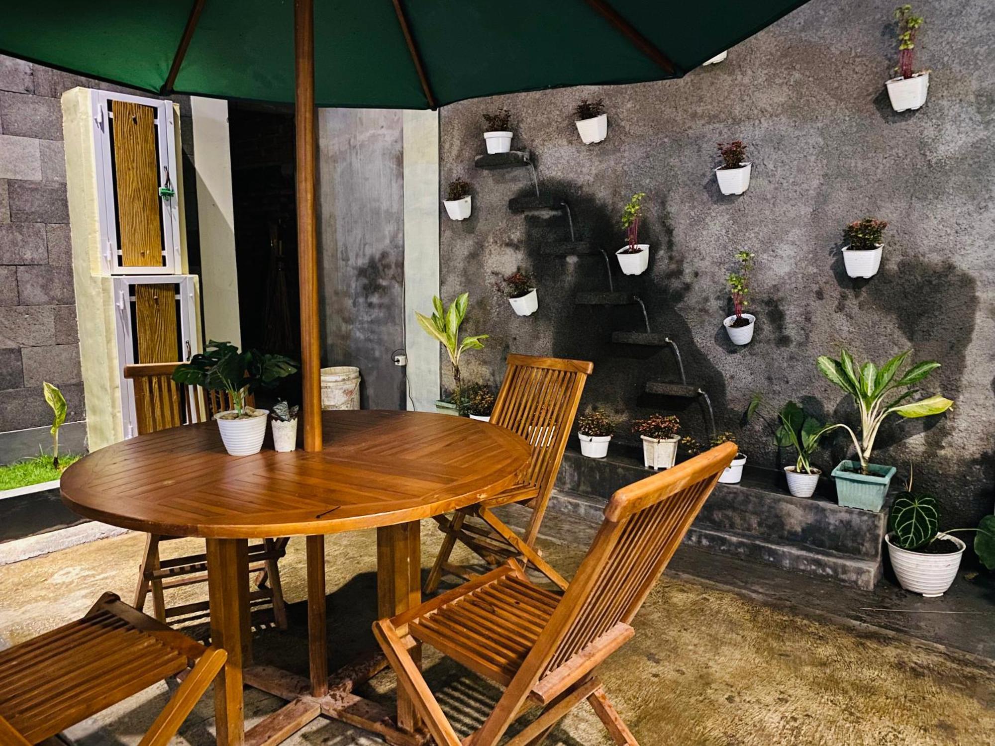 Robiu Bed&Breakfast Banyuwangi  Exterior foto