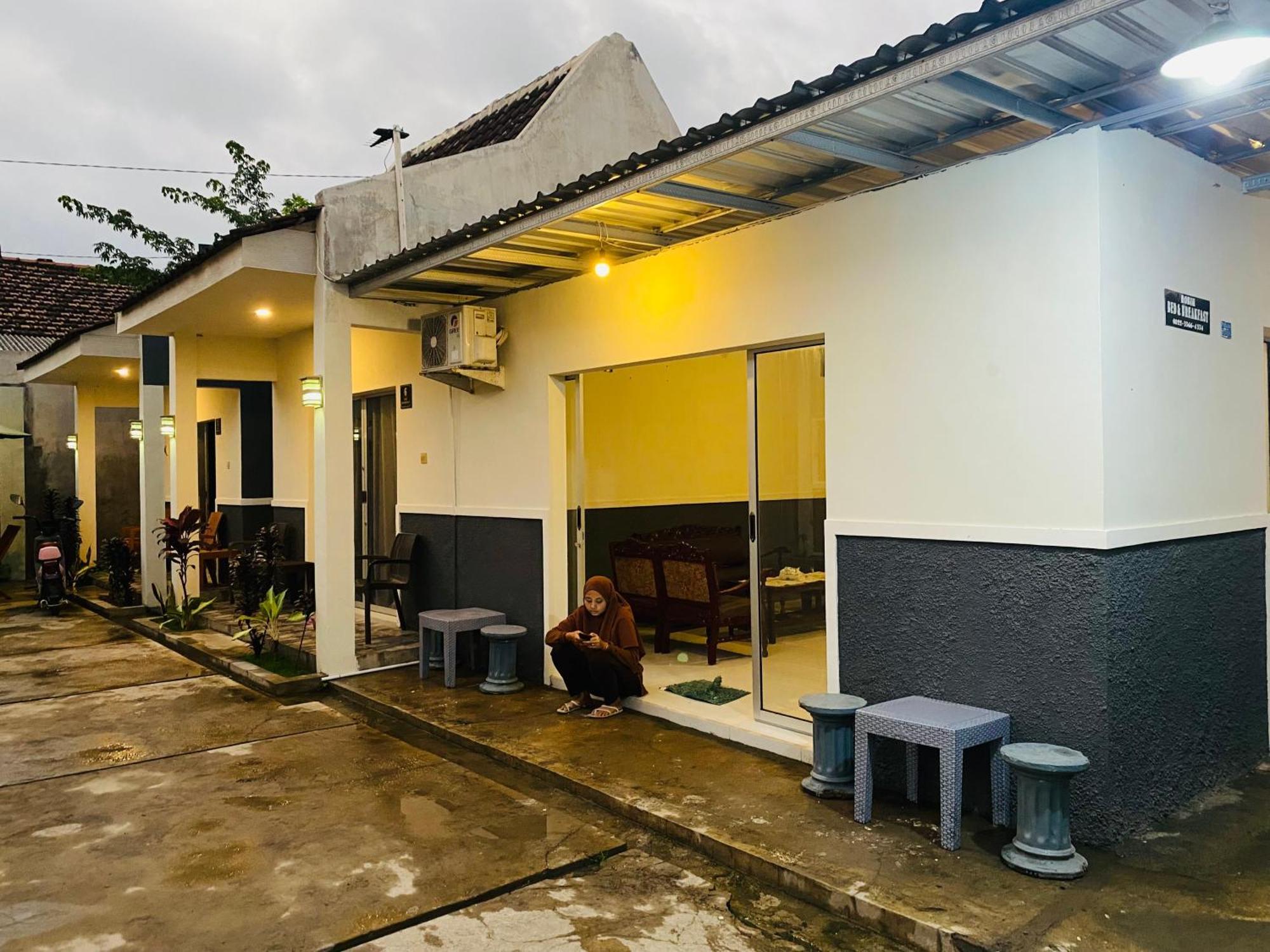 Robiu Bed&Breakfast Banyuwangi  Exterior foto