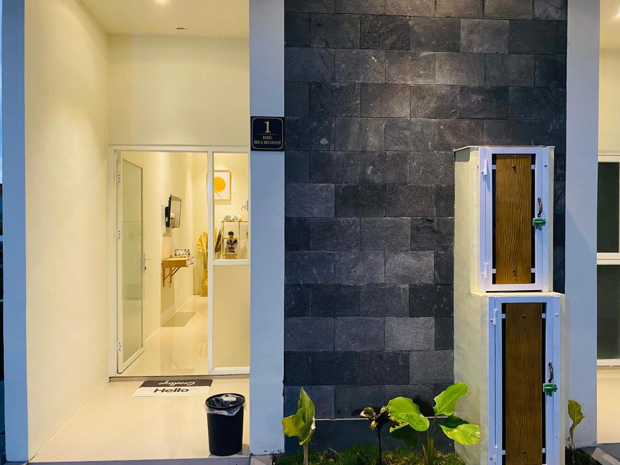 Robiu Bed&Breakfast Banyuwangi  Exterior foto