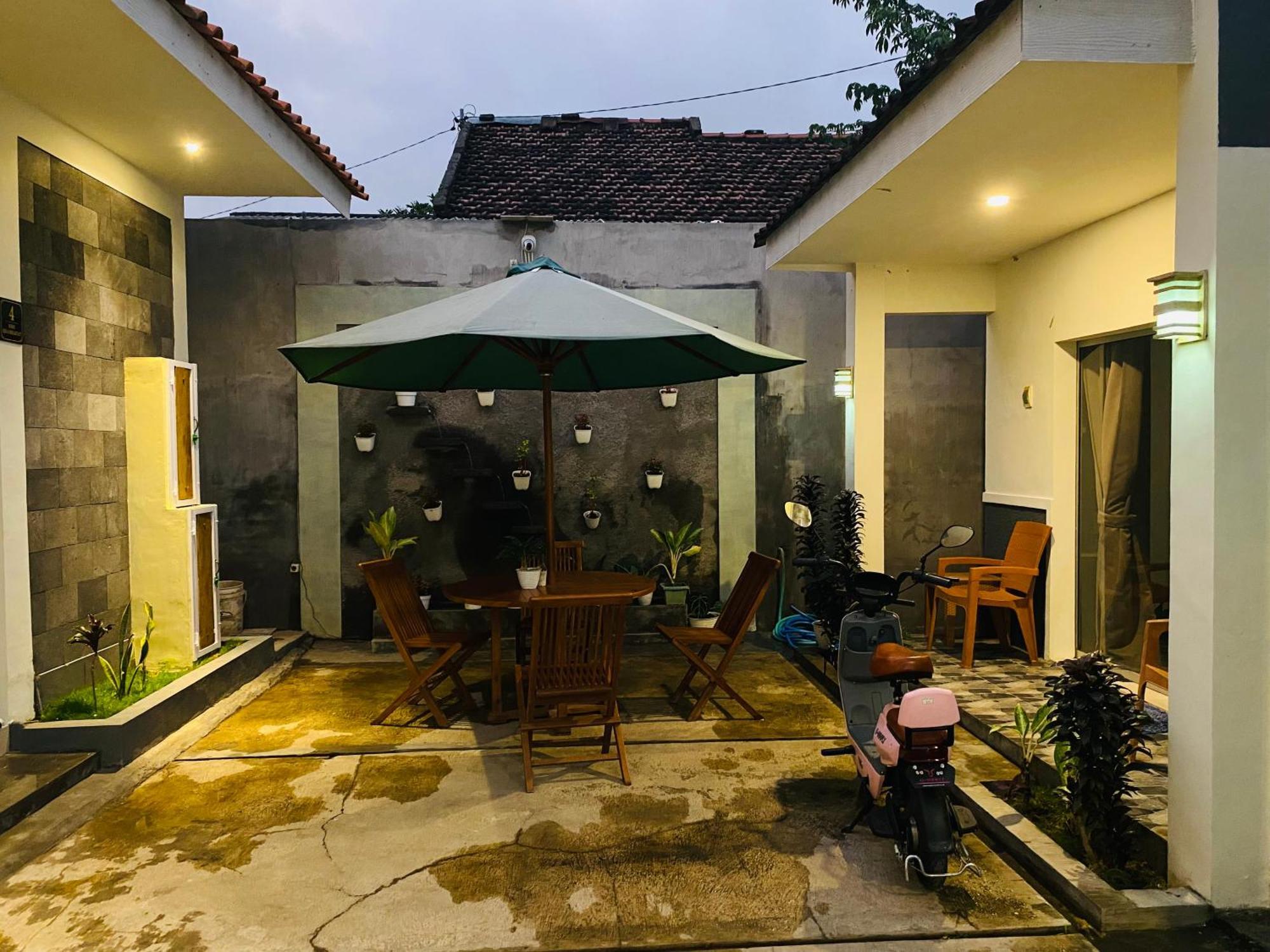 Robiu Bed&Breakfast Banyuwangi  Exterior foto