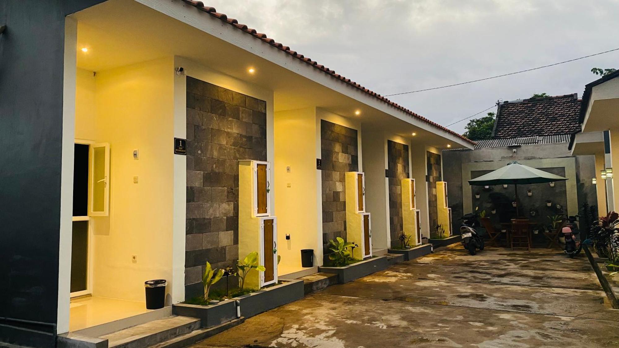 Robiu Bed&Breakfast Banyuwangi  Exterior foto