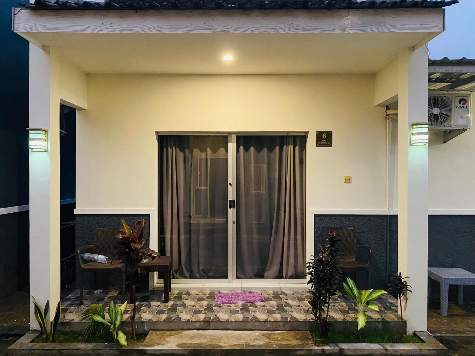 Robiu Bed&Breakfast Banyuwangi  Exterior foto